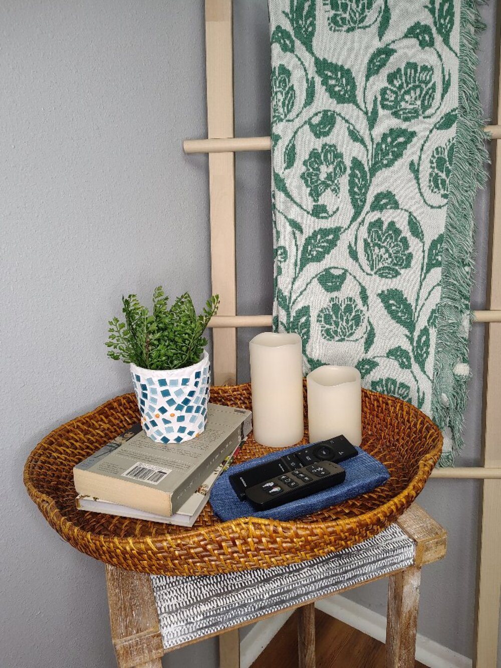 Oval Rattan Boho Wicker Serving tray with Wavy Scalloped Rim, 20"x 13.5" x 2.5"